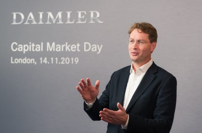 Daimler senkt Kosten und stellt Weichen für die ZukunftDaimler cuts costs and sets course for the future