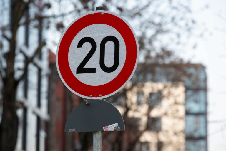 Tempo 20 im City-Bereich: Beschilderung startet