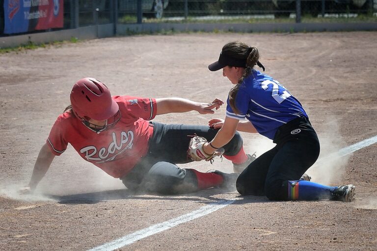 Softball-Bundesligadamen der Stuttgart Reds mit zwei Siegen