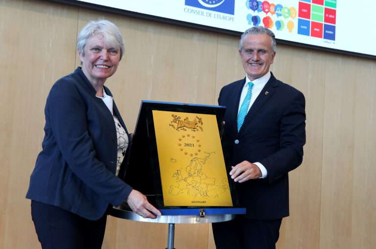 Stuttgart erhält Ehrenplakette des Europarats