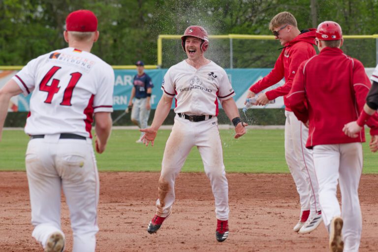 Zwei Siege gegen Gauting: Stuttgart Reds erobern den zweiten Tabellenplatz