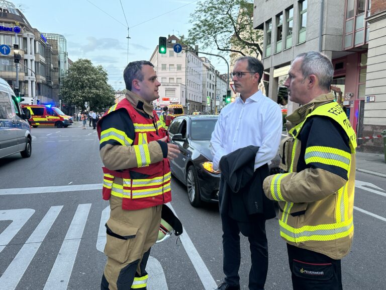 Stadtspitze erschüttert über schweren Verkehrsunfall am Olgaeck