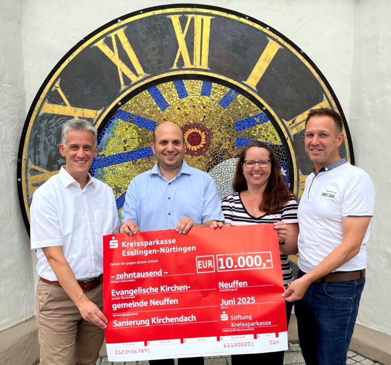 Evangelische Kirchengemeinde Neuffen erhält Sparkassenspende