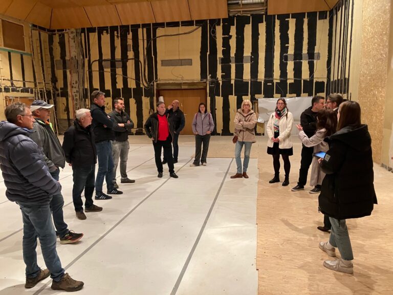 Sanierungsarbeiten in der Gemeindehalle Jesingen im Plan