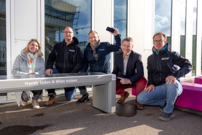 SWS errichten Solarbank auf dem Hochschul-Campus
