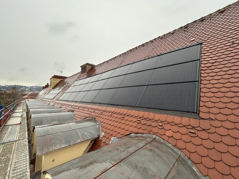 Mehr Sonnenstrom von Schuldächern