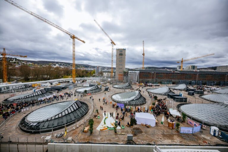 82.000 begeisterte Besucher am Stuttgarter Hauptbahnhof